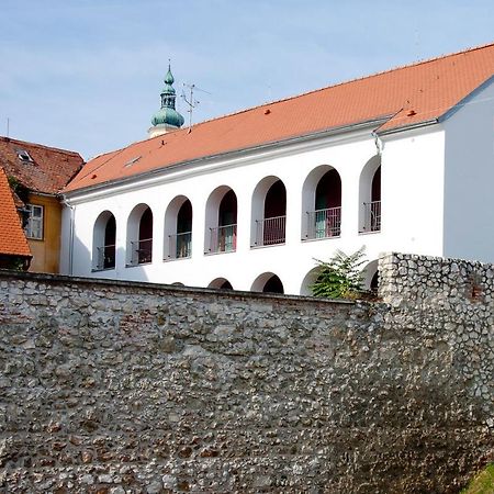 Mestsky Penzion Mikulov Eksteriør bilde